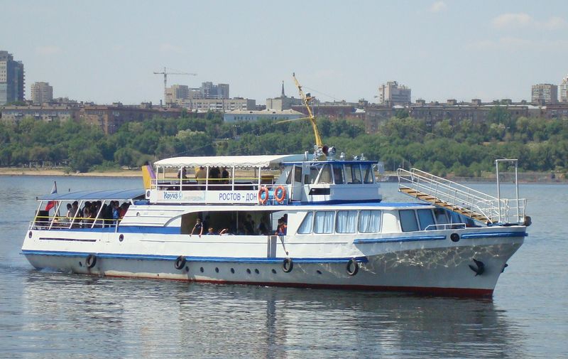 Водные экскурсии по Волге в Волгограде
